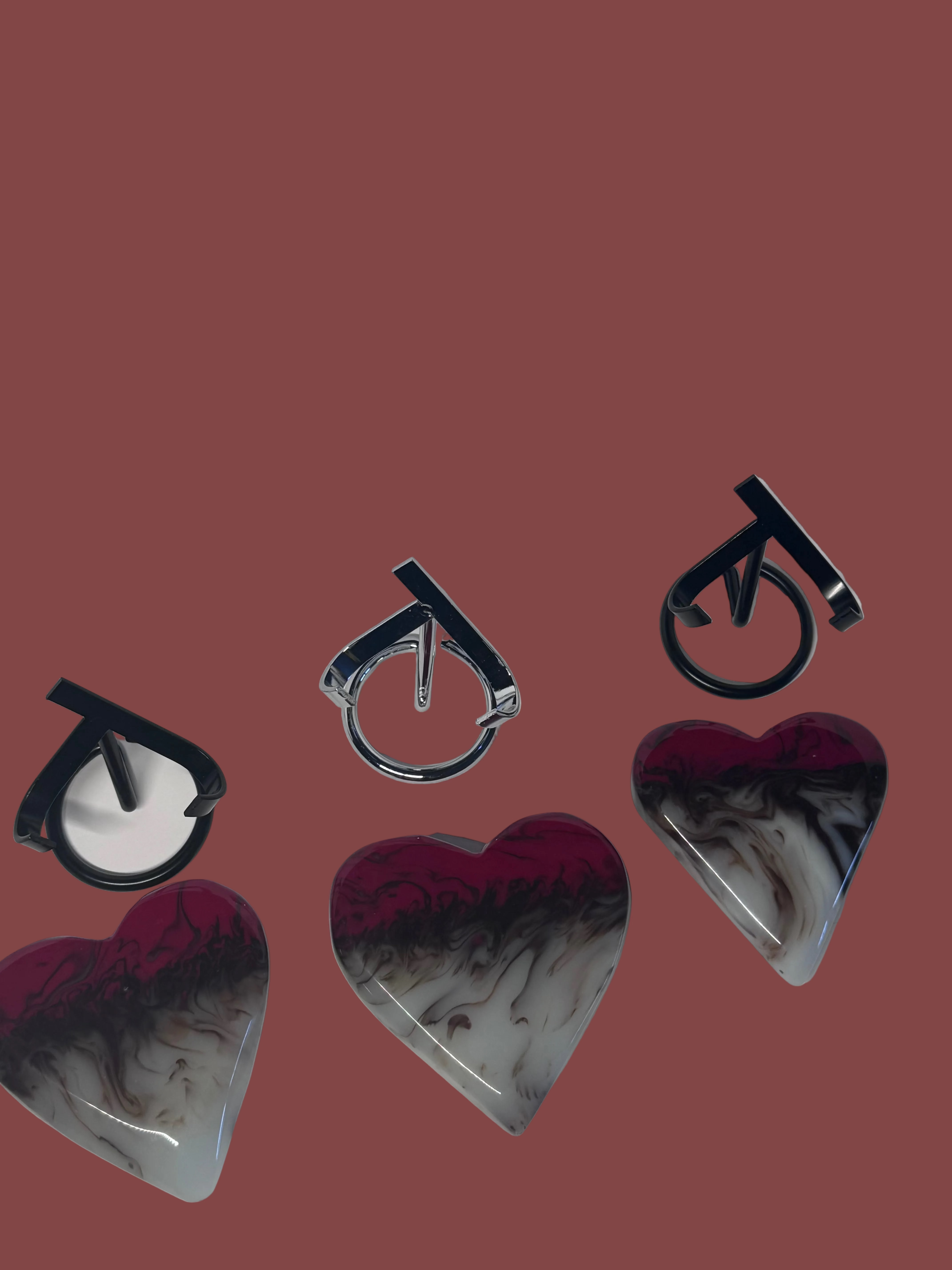 Beautiful mixture of red, white and a dash of tained black .
Heart shape it is 8.8CM in lenght. They wt is .15 to .22kg.
The Sphere is much larger and heavier. It is 27CM in Circumference and it wt's 2 lbs.