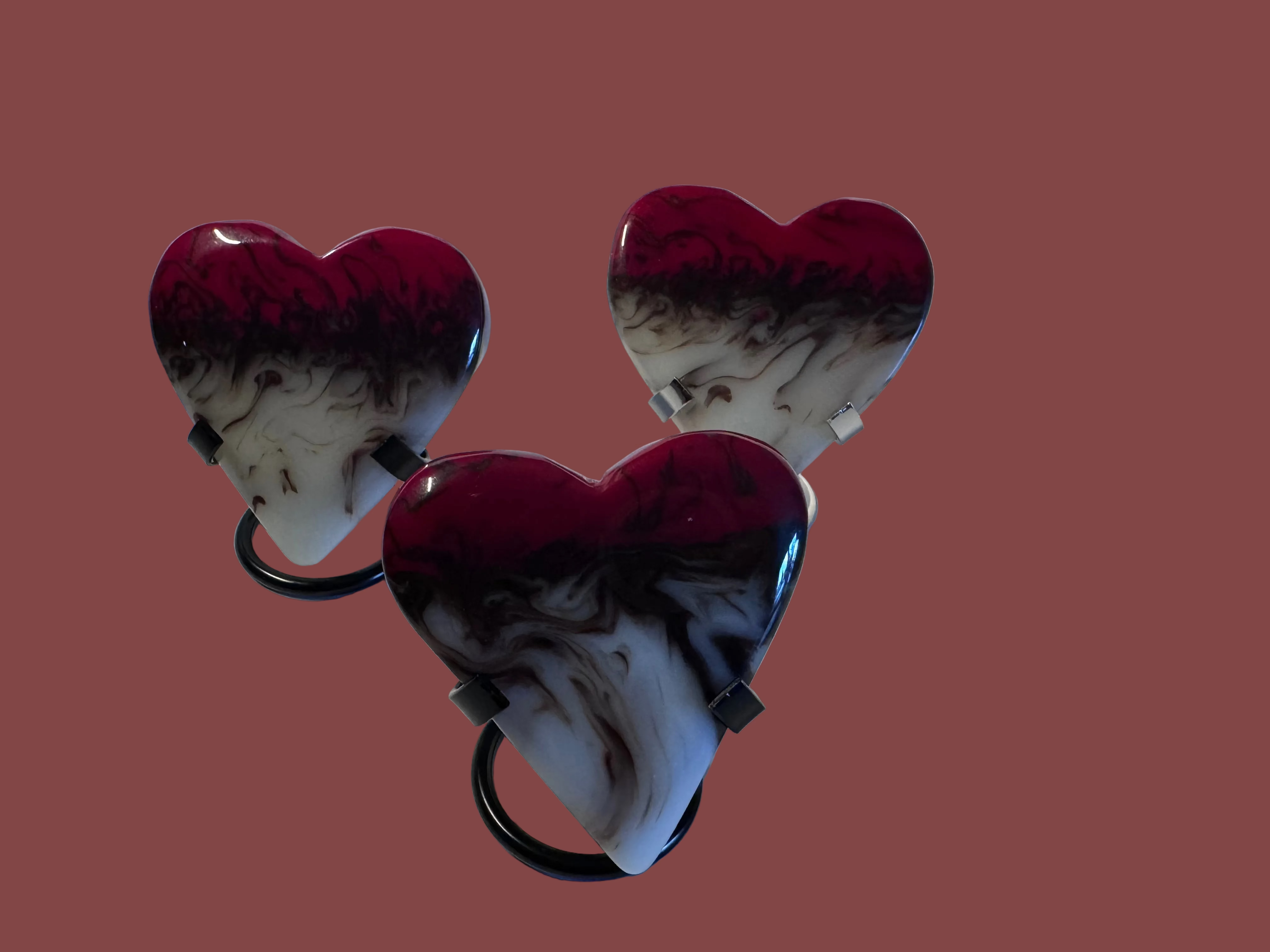 Beautiful mixture of red, white and a dash of tained black .
Heart shape it is 8.8CM in lenght. They wt is .15 to .22kg.
The Sphere is much larger and heavier. It is 27CM in Circumference and it wt's 2 lbs.